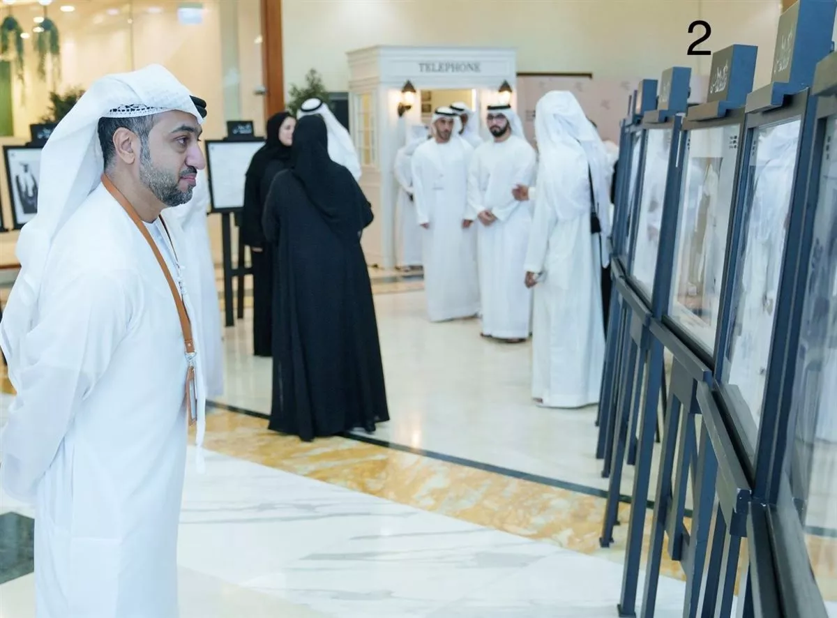 المدير التنفيذي بالإنابة للأرشيف والمكتبة الوطنية يتفقد المعرض