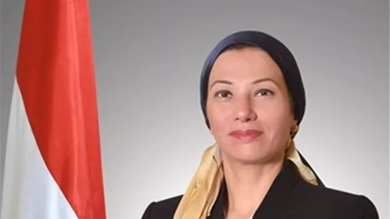 وزيرة البيئة: تركيب أول محطة متكاملة لرصد ملوثات الهواء المحيط 