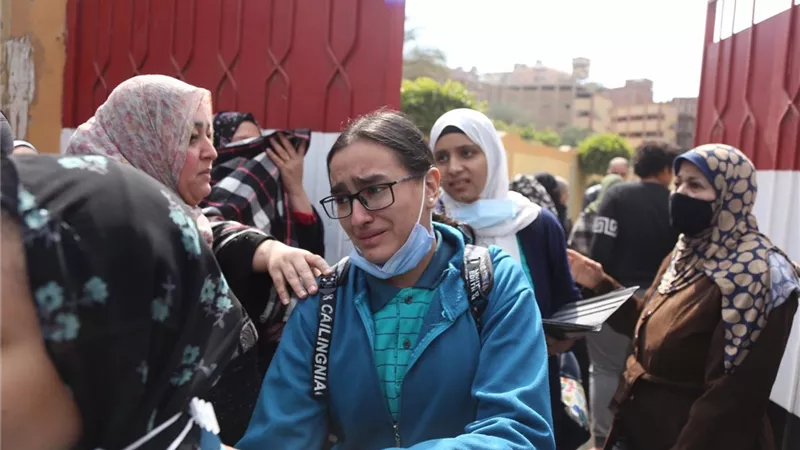 «صُعوبة الدخول على المنصة».. شكوى الطالبات في امتحانات القليوبية