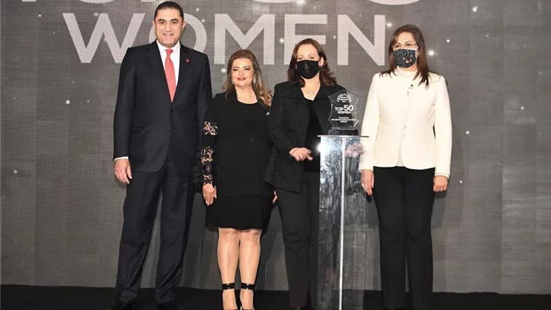 تكريم شريفة شريف كواحدة من أفضل 50 سيدة مؤثرة في مصر 