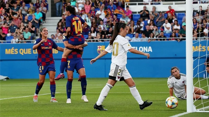 5 مباريات في دور الـ16 بدوري أبطال أوروبا للسيدات.. اليوم