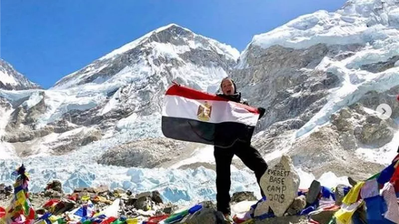 لحظة بلحظة.. مغامرة فريدة الشرقاوي لرفع علم مصر فوق جبل 