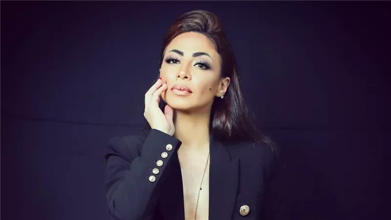 دوللي شاهين تستعد لعمل جديد مع ابنتها.. صور
