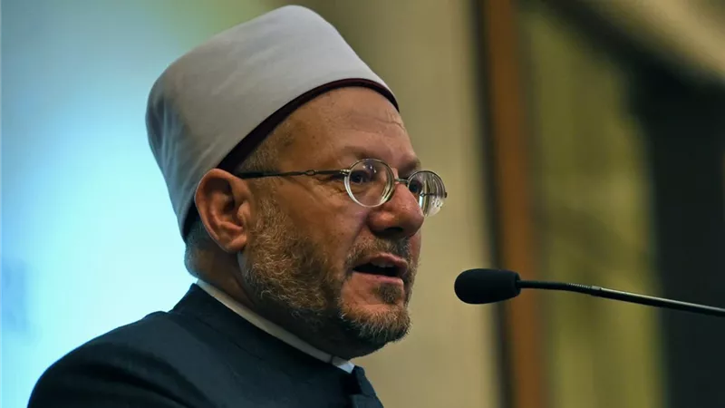 اليوم العالمي للمرأة| مفتي الجمهورية: الإسلام جعل بر الأم ثلاثة أضعاف الأب والجنة تحت أقدامها