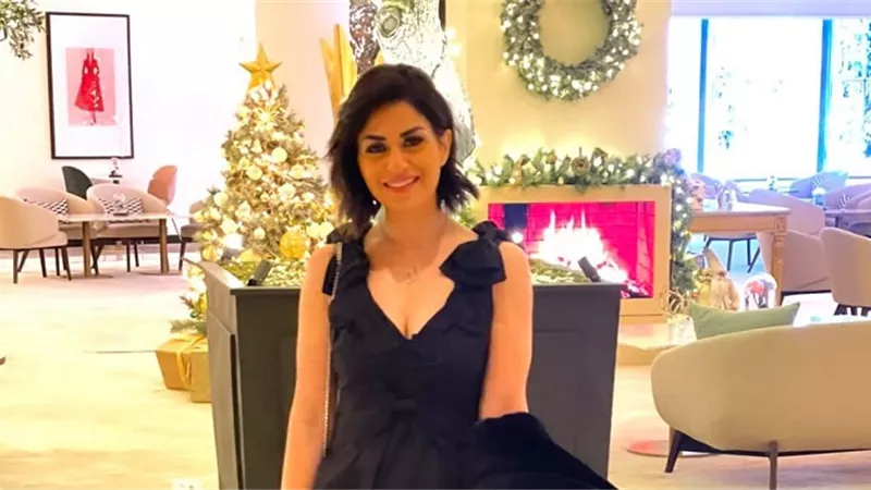 منة فضالي تهنئ السيدات والفتيات باليوم العالمي للمرأة