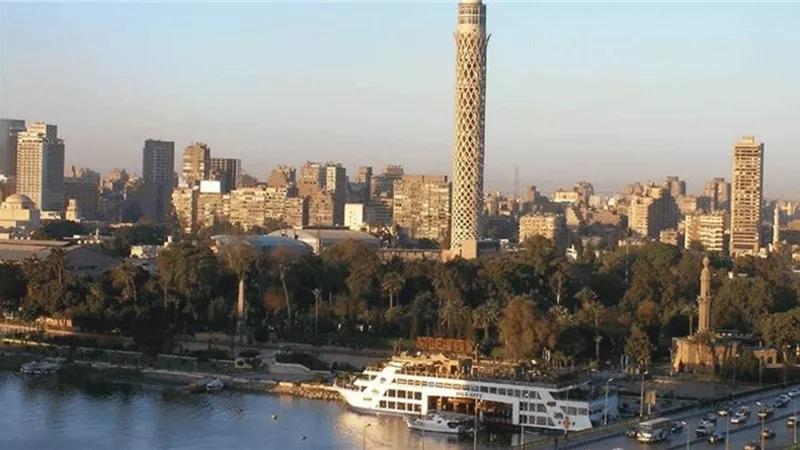 «البرد راجع».. «الأرصاد» توجه تحذيرات للسيدات بشأن الملابس.. فيديو