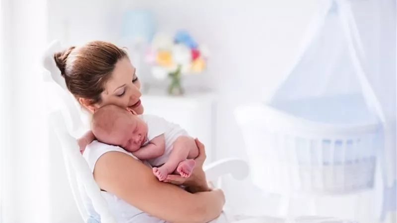 احذري.. الرضاعة الطبيعية لا تمنع الحمل 
