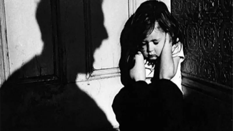 حكاية طفلة ضربها والدها ولفظت أنفاسها الأخيرة بمستشفى في دمياط 