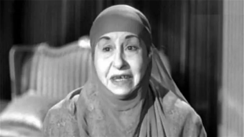 تعرفي على أشهر كومبارسات السينما المصرية