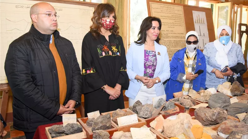 وزيرة الهجرة تبدأ تفعيل مبادرة مصرية بـ 100 راجل بزيارة للواحات البحرية