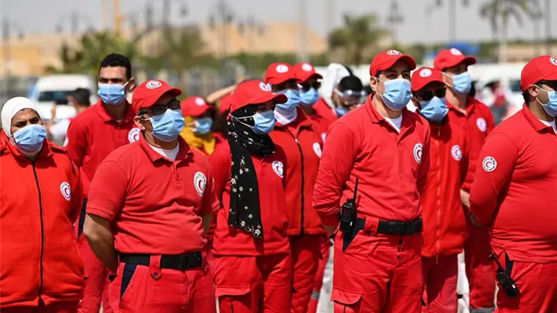 300 متطوع بالهلال الأحمر يستعرضون مهاراتهم في مواجهة الأزمات والكوارث