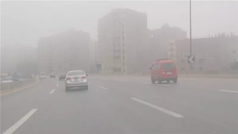 الأرصاد: طقس شديد البرودة وشبورة مائية على الطرق السريعة.. فيديو