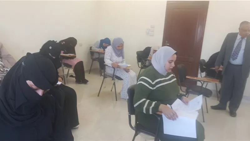 عميد العلوم الأزهرية بجنوب سيناء يتابع سير امتحانات الترم الثاني