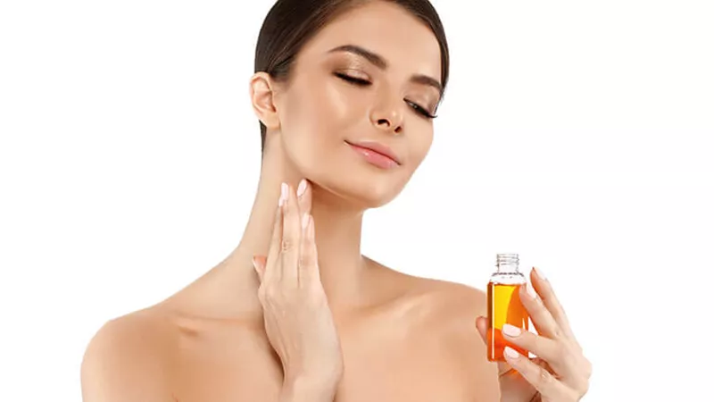 فوائد زيت الخروع السحرية لنضارة وصحة بشرتك