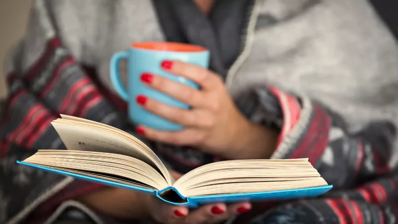 تفسير حلم الكتاب في المنام للعزباء والمتزوجة