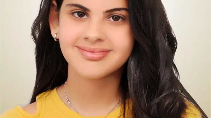 الطالبة كرمه محمد يحيى تحصد الامتياز فى جميع المواد 