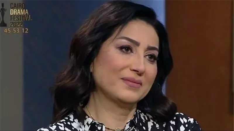 حكاية لجوء وفاء عامر لدكتور نفسي ولماذا طلب منها العيش في جبل؟  