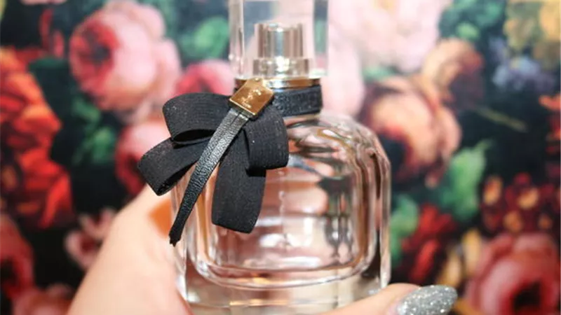 عطور تزيد من جاذبية المرأة الثلاثينية برائحة منعشة (صور)