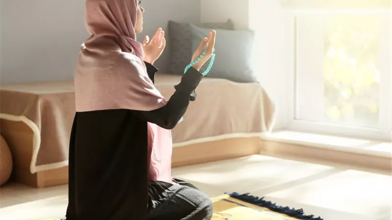 ما حكم الصلاة الفائتة بعد الإفاقة من البنج؟ أمين الفتوى يُجيب (فيديو)