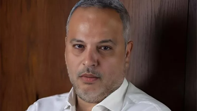 تفاصيل سرقة شقة الفنان تامر عبد المنعم في الدقي 