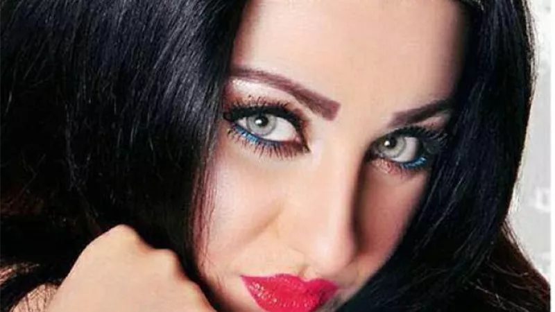 بعد تسممها بسبب أكلة سمك.. صافينار تناشد جمهورها بالدعاء لها ولأسرتها