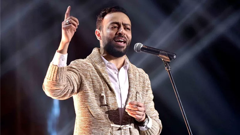 تامر عاشور يروج لحفلته القادمة عبر انستجرام 