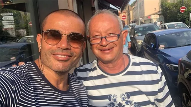 بعد صفعه لمعجب.. مشاهير بين الرفض والتأييد لواقعة عمرو دياب