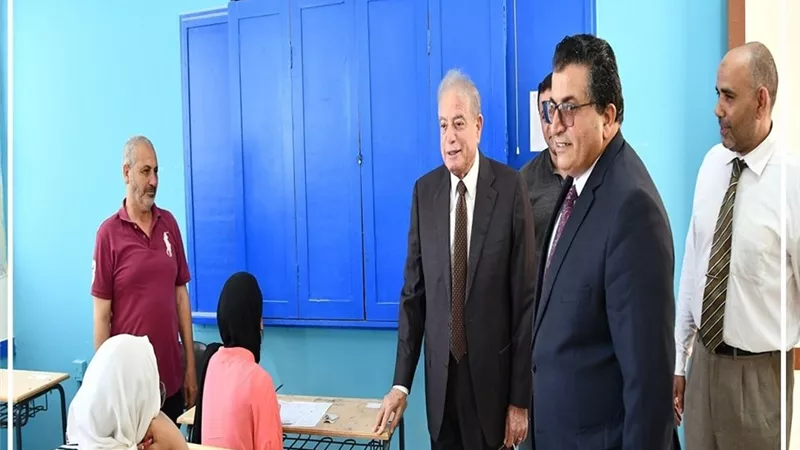 محافظ جنوب سيناء يتفقد لجان امتحانات الثانوية العامة