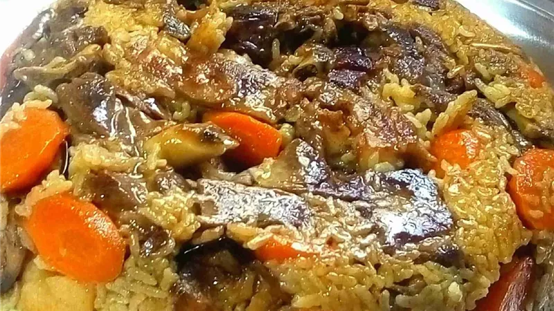 من المطبخ الخليجي.. طريقة تحضير مقلوبة الدجاج بالخضروات 