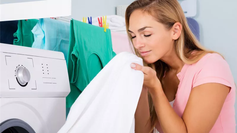  لربات البيوت.. 4 وصفات منزلية لتعطير الملابس والمفروشات