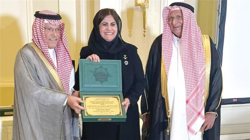 البروفيسورة «سلوى الهزاع» سجل حافل في خدمة الوطن