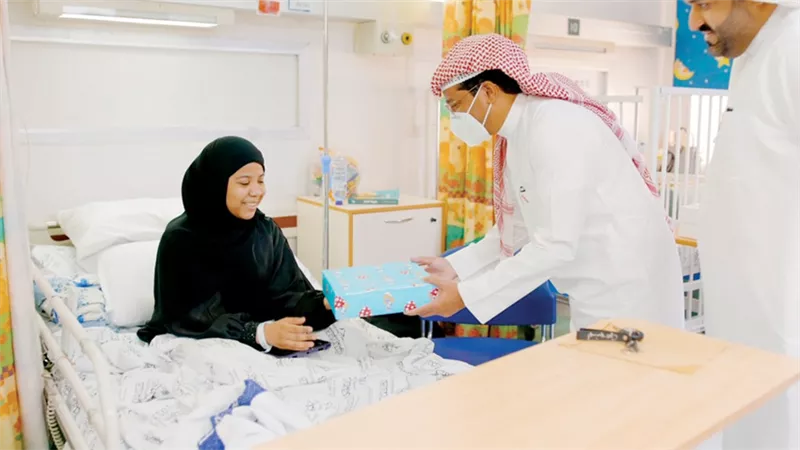 بمناسبة عيد الأضحى.. «البركة الإسلامي» يعايد الأطفال في مجمع السلمانية الطبي