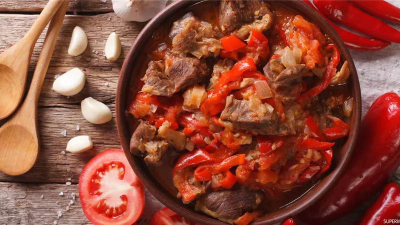 أكلات عيد الأضحى ..  طريقة عمل طاجن العكاوي بالبصل