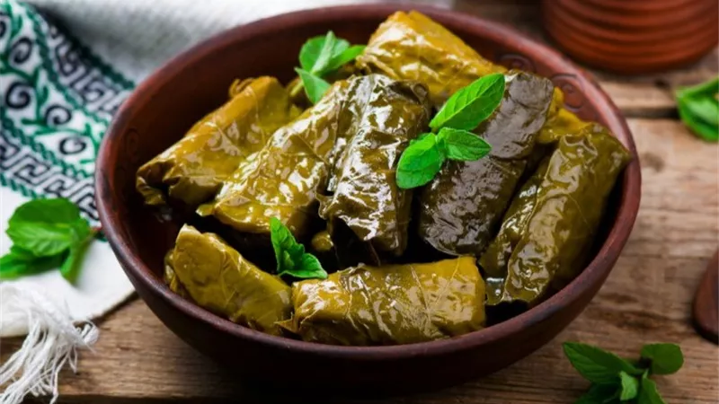 لعشاق المحشي .. طريقة عمل ورق العنب على الطريقة السورية