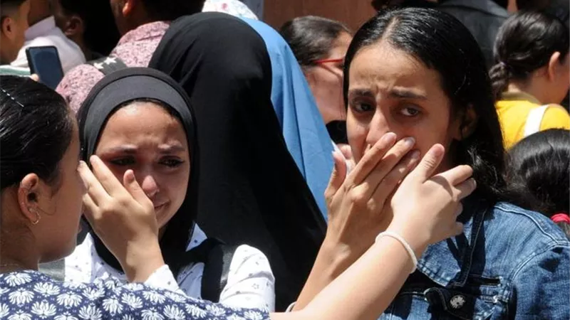 وزير التعليم عن امتحان الفيزياء: لجنة لفحص ورقة الأسئلة.. ولن يضار أي طالب خلال التصحيح