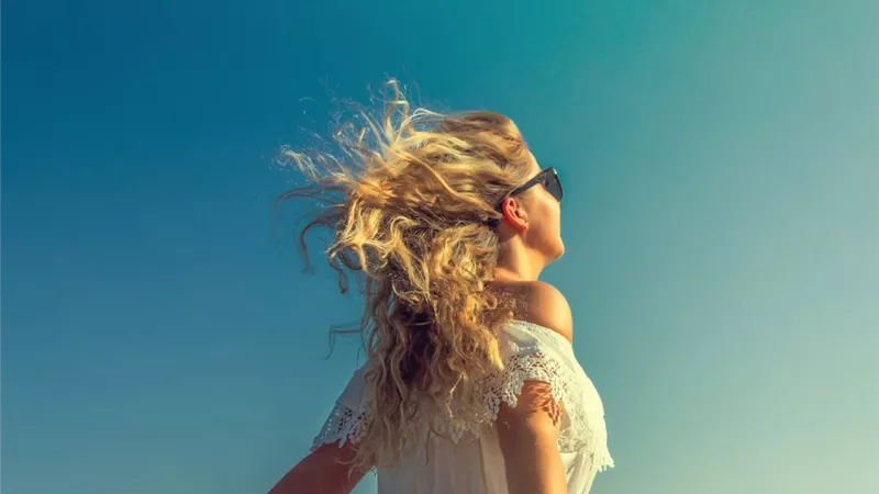 نصائح ذهبية لحماية شعرك من شمس الصيف