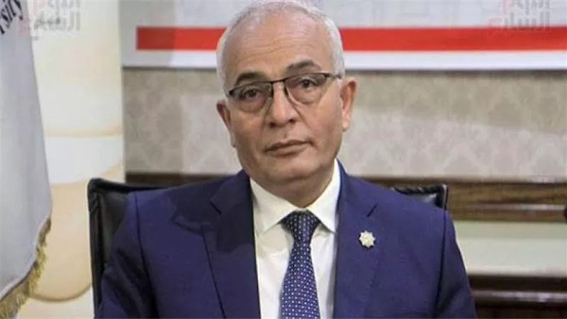 هل أطاح امتحان الفيزياء 2024 بوزير التعليم السابق رضا حجازي؟