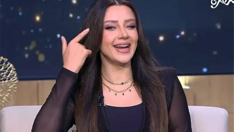«بلا رحمة».. رضوى الشربيني تعلق على تلقي الفتاة الضرب من خطيبها 