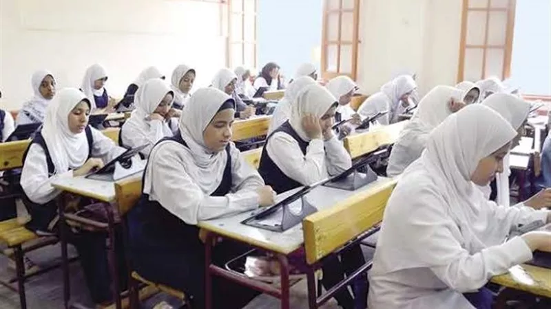 آخرها علم النفس والاجتماع.. صفحات الغش تواصل تسريب أسئلة امتحانات الثانوية العامة