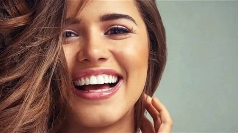  تفسير حلم الضحك في المنام للعزباء والمتزوجة والحامل