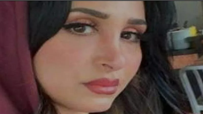الشاعرة معتزة | أديبة لقبت بـ «أميرة الشعر السعودي»