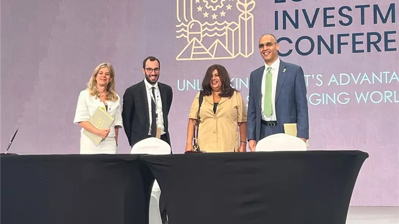 البنك التجاري وSACE يوقعان مذكرة تفاهم لتعزيز فرص التعاون المصري الإيطالي 