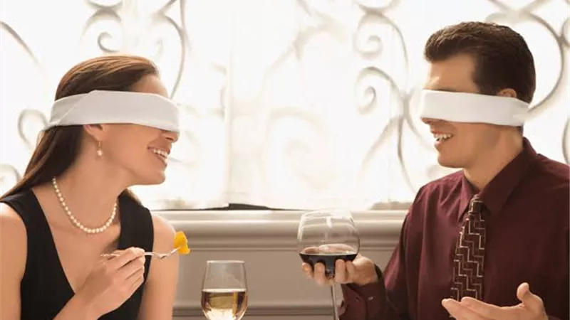 من حكاوي بنات السوشيال ميديا.. أغرب المواقف في The Blind Date 
