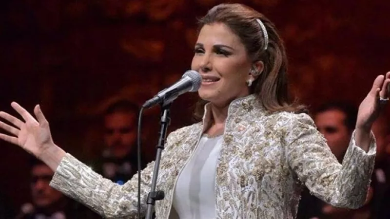 ماجدة الرومى تتألق في حفلها بمهرجان العلمين.. وتفاجئ الجمهور