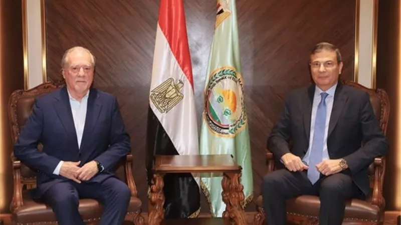وزير الزراعة يبحث مع رئيس اتحاد مصدرى اللحوم والدواجن البرازيلي تعزيز التعاون المشترك 