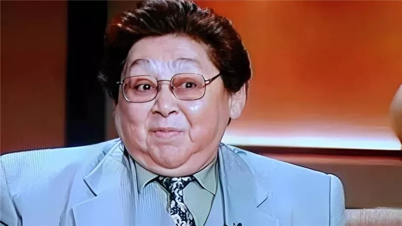 جنازة أحمد فرحات من خلافات إلى حزن وبكاء وتغيب نجوم الفن من الحضور |صور