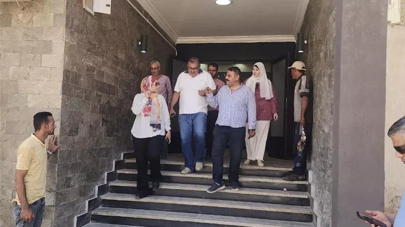 المهندسة مروة حسين تتفقد مشروعات المرافق والطرق بتوسعات مدينة الشيخ زايد بمساحة