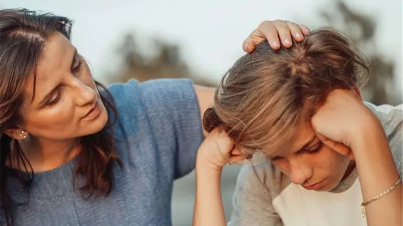 لكل الأمهات.. كيف تبنين علاقة صداقة مع ابنك المراهق؟