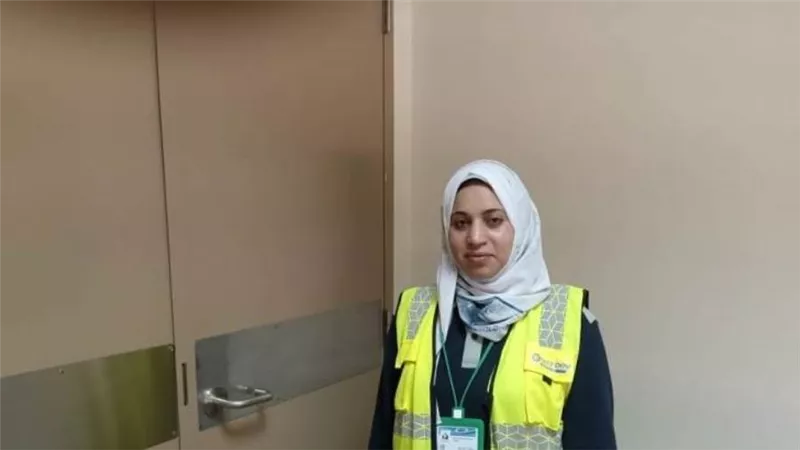 «البنت زي الولد».. قصة هند عمر أول قائدة مترو أنفاق في مصر 