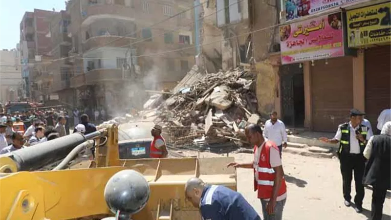 ارتفاع عدد ضحايا حادث انهيار عقار شبين الكوم إلى 3 وفيات 